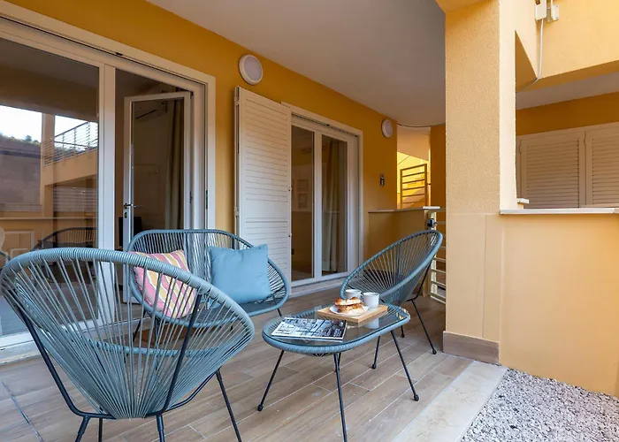 Апартаменты Urban Oasis Labicana With Patio 2 - Free Parking *